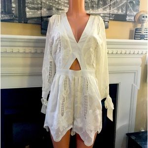 NWT White lace jumper.